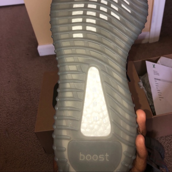 Yeezy beluga 2.0 - Picture 6 of 6